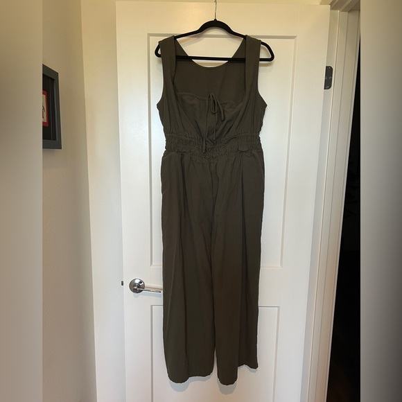 Square neck lace up ruched jumpsuit olive green 1X - Picture 11 of 11